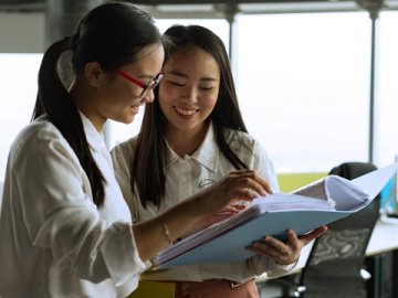 轉(zhuǎn)口貿(mào)易全解析：地區(qū)、產(chǎn)品與稅務(wù)合規(guī)指南